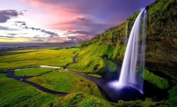 La cascade Seljalandsfoss